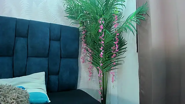 Holly Sly online show from 11/24/25, 07:13