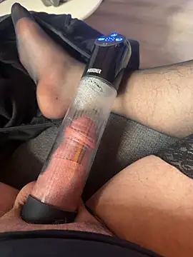 Snapshot of thePenisPumper chatting on 11/20/25, 11:21 thePenisPumper online show from 11/20/25, 11:21