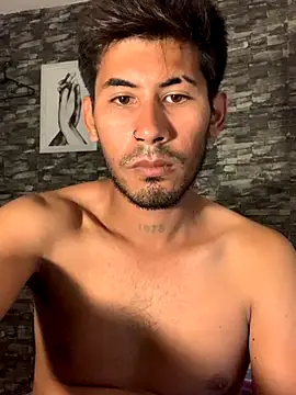 Snapshot of NanetYNaru chatting on 11/27/25, 01:18 NanetYNaru online show from 11/27/25, 01:18