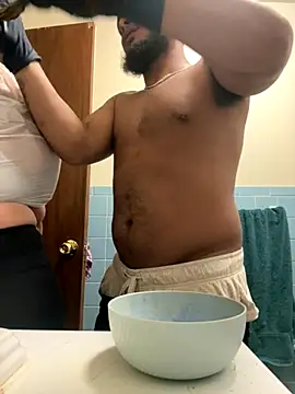 Snapshot of lovebelowyou chatting on 11/25/25, 12:43 lovebelowyou online show from 11/25/25, 12:43