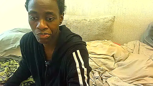 BrunetteNaomi8 online show from 06/30/26, 07:59