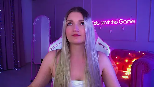 AnnyRaii online show from 12/05/25, 06:26