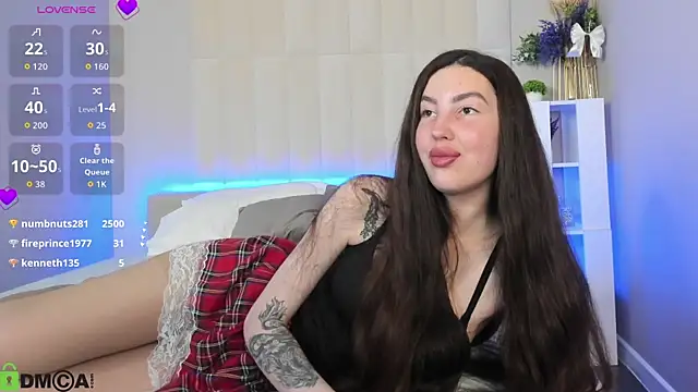 LiraRevery online show from 04/17/26, 11:08