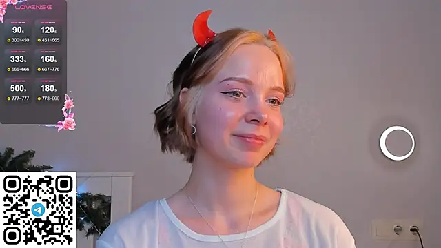 Snapshot of UmbraVelour chatting on 01/08/26, 02:41 UmbraVelour online show from 01/08/26, 02:41