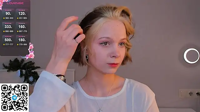 Snapshot of UmbraVelour chatting on 01/12/26, 02:22 UmbraVelour online show from 01/12/26, 02:22