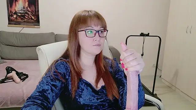 Foxy-lady online show from 10/27/25, 04:22