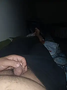 Snapshot of ouchenshadow2975 chatting on 11/30/25, 12:47 ouchenshadow2975 online show from 11/30/25, 12:47