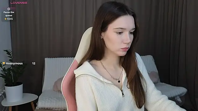 NicoletteBean online show from 11/24/25, 07:52