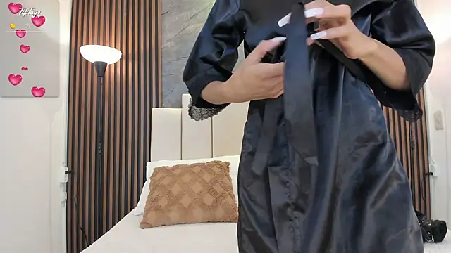 Snapshot of catiusca_reyes_03 chatting on 01/13/26, 11:48 catiusca reyes 03 online show from 01/13/26, 11:48