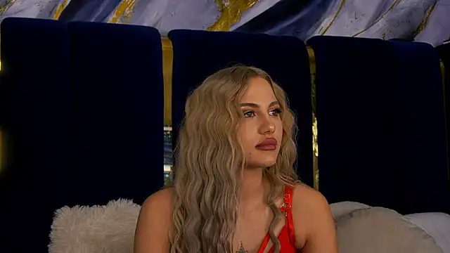 Chloe GraceeX online show from 12/15/25, 10:25