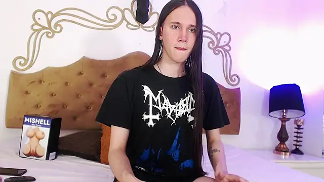 Snapshot of abysskingg chatting on 11/23/25, 12:38 abysskingg online show from 11/23/25, 12:38