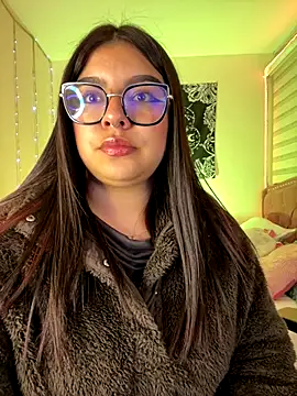 Marianaa   online show from 11/18/25, 06:34