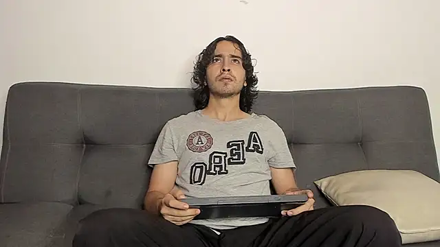 Snapshot of Jave_rave chatting on 12/04/25, 11:41 Jave rave online show from 12/04/25, 11:41