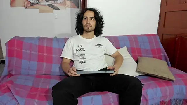 Snapshot of Jave_rave chatting on 02/14/26, 08:38 Jave rave online show from 02/14/26, 08:38