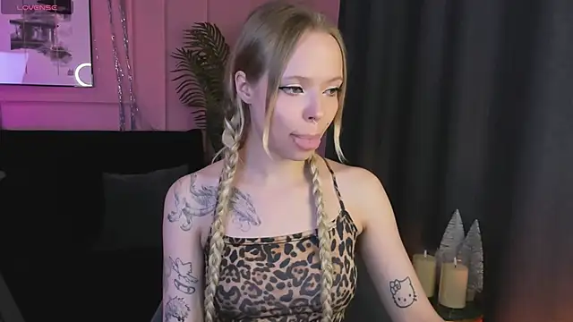 lucy loy online show from 01/14/26, 01:50