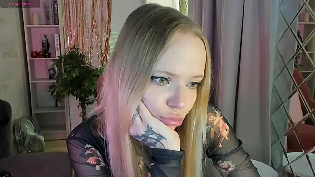 lucy loy online show from 01/18/26, 01:48