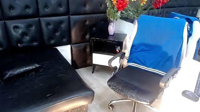 ChrisHott01 online show from 12/02/25, 02:06