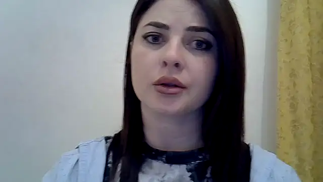 Snapshot of Darkroseq chatting on 11/25/25, 05:46 Darkroseq online show from 11/25/25, 05:46