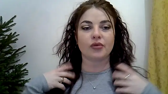 Snapshot of Darkroseq chatting on 11/28/25, 01:47 Darkroseq online show from 11/28/25, 01:47