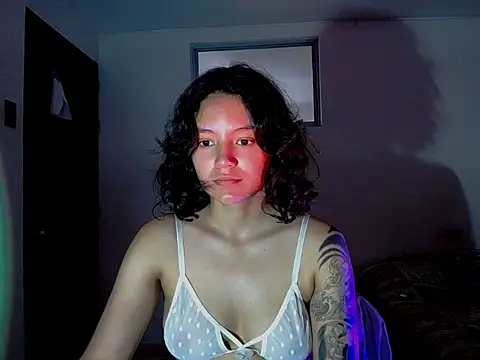 Snapshot of tanukyy chatting on 12/16/25, 05:51 tanukyy online show from 12/16/25, 05:51