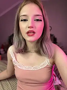 YunnaTyan online show from 12/13/25, 07:53