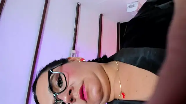 Snapshot of Sienarosewood chatting on 07/02/26, 03:45 Sienarosewood online show from 07/02/26, 03:45