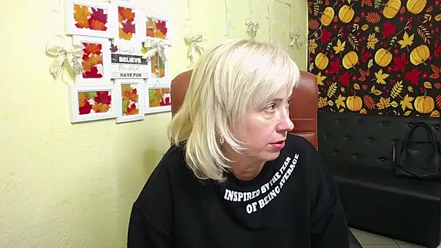 Snapshot of LaurenWishy chatting on 12/01/25, 12:10 LaurenWishy online show from 12/01/25, 12:10