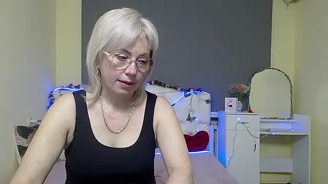 LaurenWishy online show from 04/28/26, 02:27