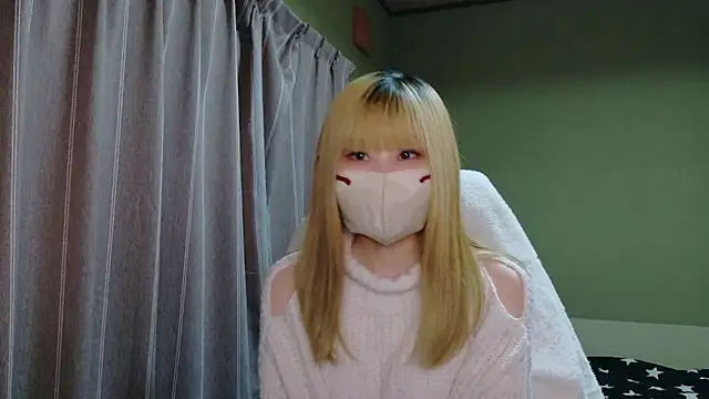 Snapshot of miyu0003 chatting on 11/22/25, 11:09 miyu0003 online show from 11/22/25, 11:09