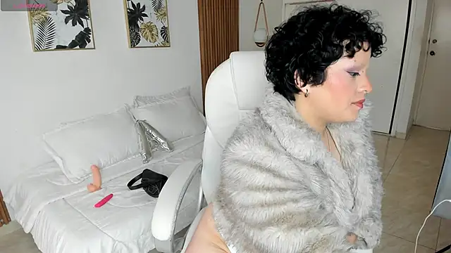 Snapshot of Alaska_deluxe chatting on 11/28/25, 08:55 Alaska deluxe online show from 11/28/25, 08:55