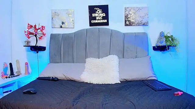 Maddy  Jones online show from 01/10/26, 07:48