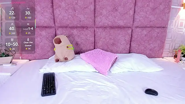 NathalieRoss1 online show from 02/03/26, 10:26