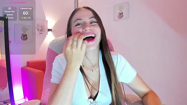 MiaWhiteBunny online show from 02/06/26, 11:08