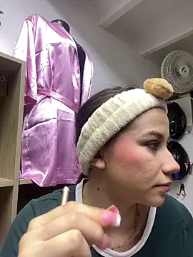 MiaWhiteBunny online show from 04/16/26, 09:39