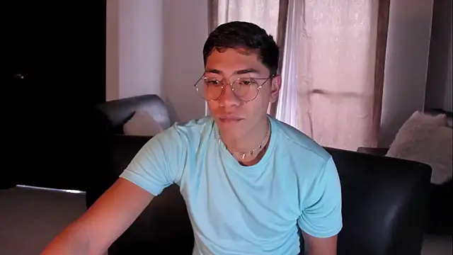 Snapshot of ATLASVANDRAKE chatting on 11/30/25, 01:15 ATLASVANDRAKE online show from 11/30/25, 01:15