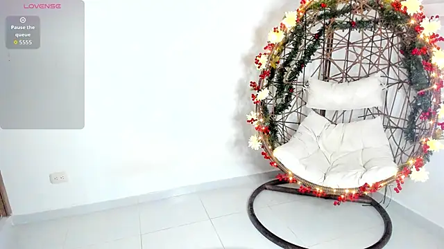 Snapshot of ellie_conor_ chatting on 11/29/25, 02:36 ellie conor online show from 11/29/25, 02:36