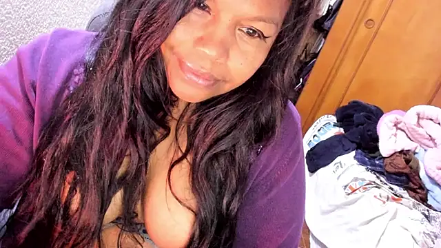 ebonycamelia online show from 04/17/26, 11:08