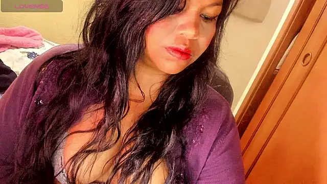 Snapshot of ebonycamelia chatting on 07/12/26, 12:07 ebonycamelia online show from 07/12/26, 12:07
