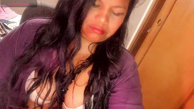 Snapshot of ebonycamelia chatting on 07/15/26, 11:32 ebonycamelia online show from 07/15/26, 11:32