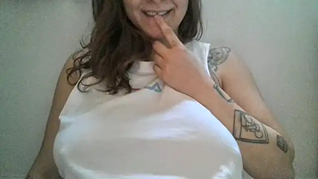 xxxluana online show from 04/09/26, 06:13