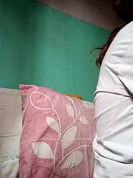 Snapshot of cata_bronw chatting on 02/20/26, 02:06 cata bronw online show from 02/20/26, 02:06