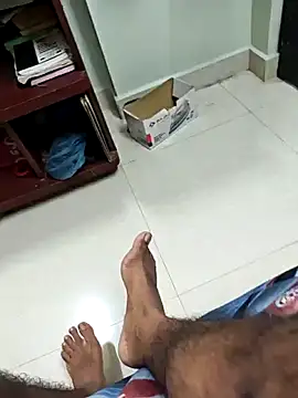 Snapshot of Littlehardon chatting on 11/01/25, 07:49 Littlehardon online show from 11/01/25, 07:49