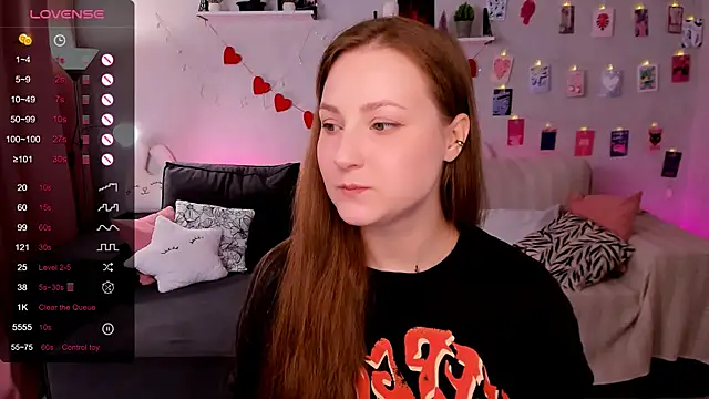 velvet cherry  online show from 03/26/26, 08:53