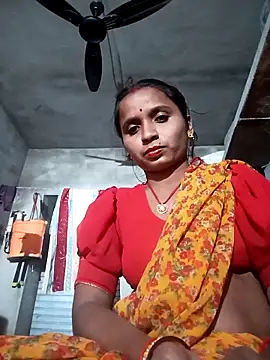 Snapshot of Hot_erion chatting on 11/24/25, 10:48 Hot erion online show from 11/24/25, 10:48