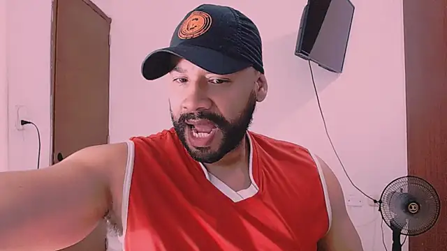 Snapshot of musclehetero chatting on 01/19/26, 08:18 musclehetero online show from 01/19/26, 08:18