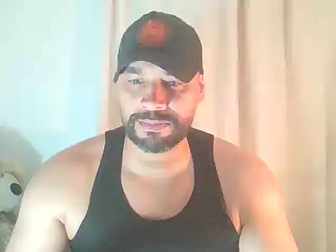 Snapshot of musclehetero chatting on 02/03/26, 10:26 musclehetero online show from 02/03/26, 10:26