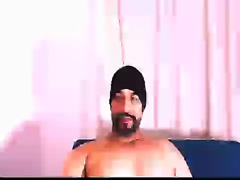 Snapshot of musclehetero chatting on 02/10/26, 02:04 musclehetero online show from 02/10/26, 02:04