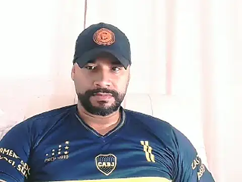 Snapshot of musclehetero chatting on 02/14/26, 05:26 musclehetero online show from 02/14/26, 05:26