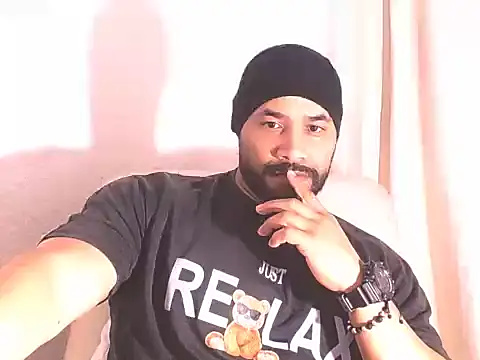 Snapshot of musclehetero chatting on 02/24/26, 09:13 musclehetero online show from 02/24/26, 09:13