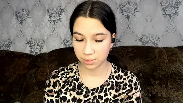 Snapshot of DebbiGoodknight chatting on 12/16/25, 09:47 DebbiGoodknight online show from 12/16/25, 09:47